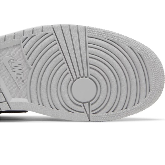 Air Jordan 1 Retro High OG 'Stage Haze', size 6.5Y - Picture 6 of 10